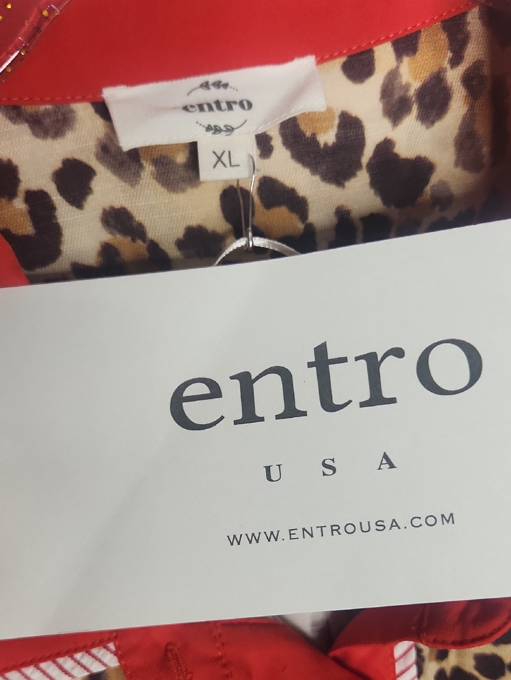 Entro Boho Cheetah Bold Statement Button Top with Red Trim Size XL - Picture 3 of 7